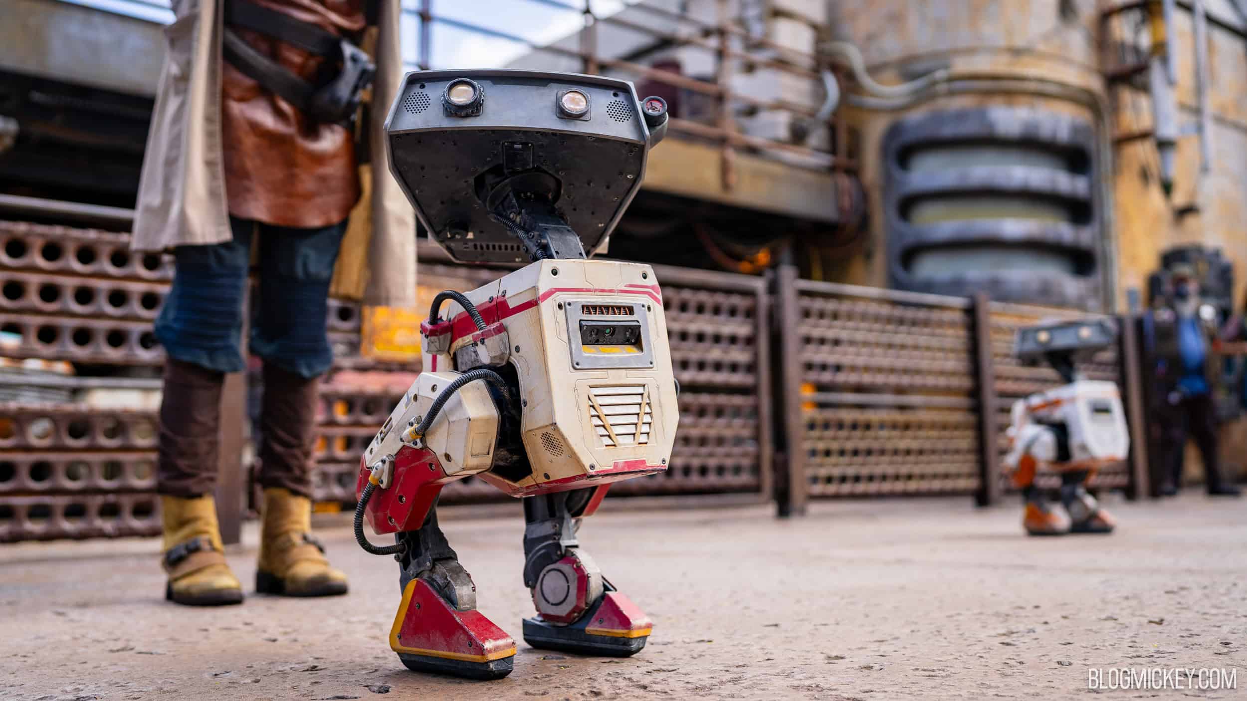 Roaming Droids Finally Arrive in Star Wars: Galaxy's Edge… For A