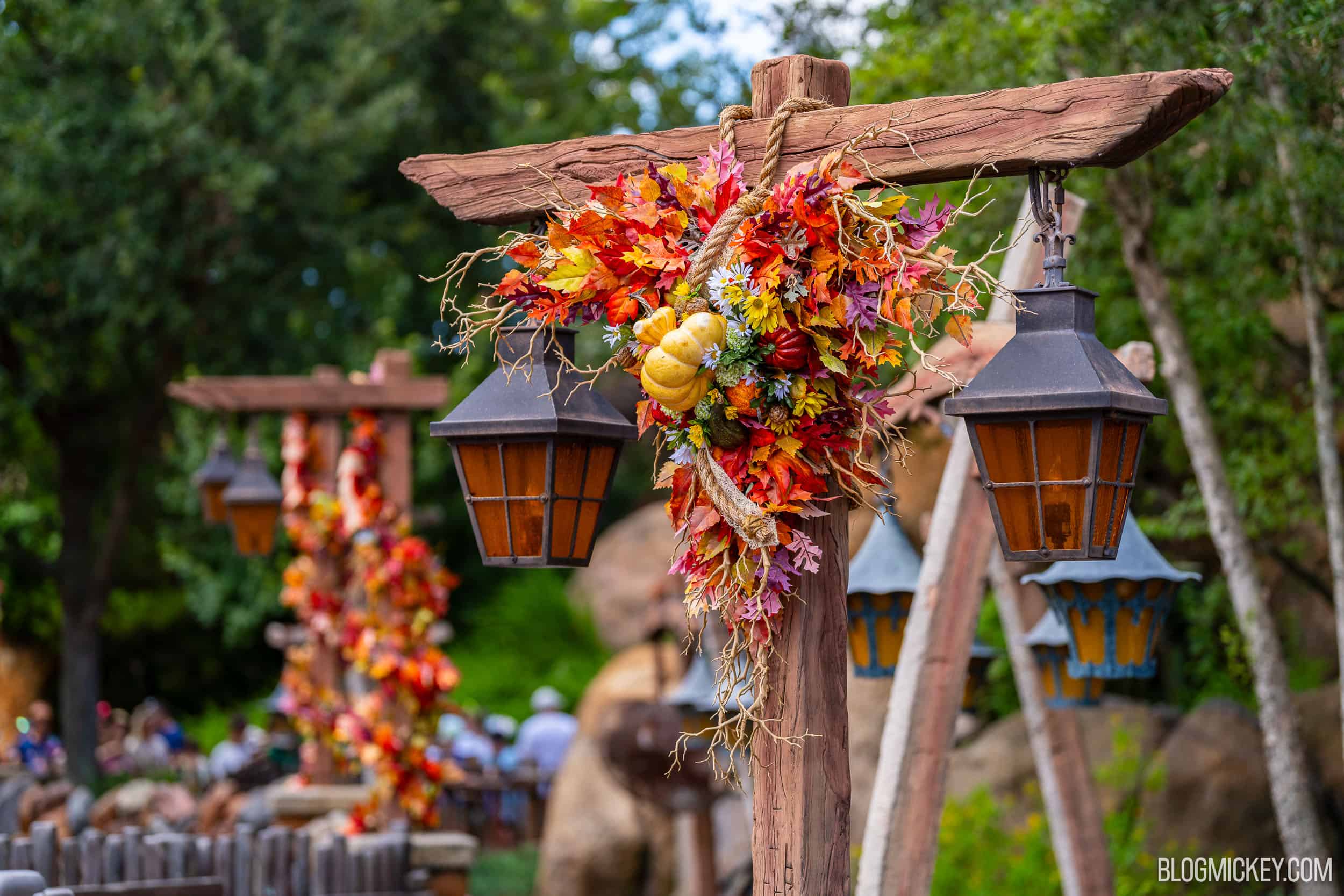 seven-dwarfs-mine-train-themed-halloween-decorations-debut-at-magic-kingdom