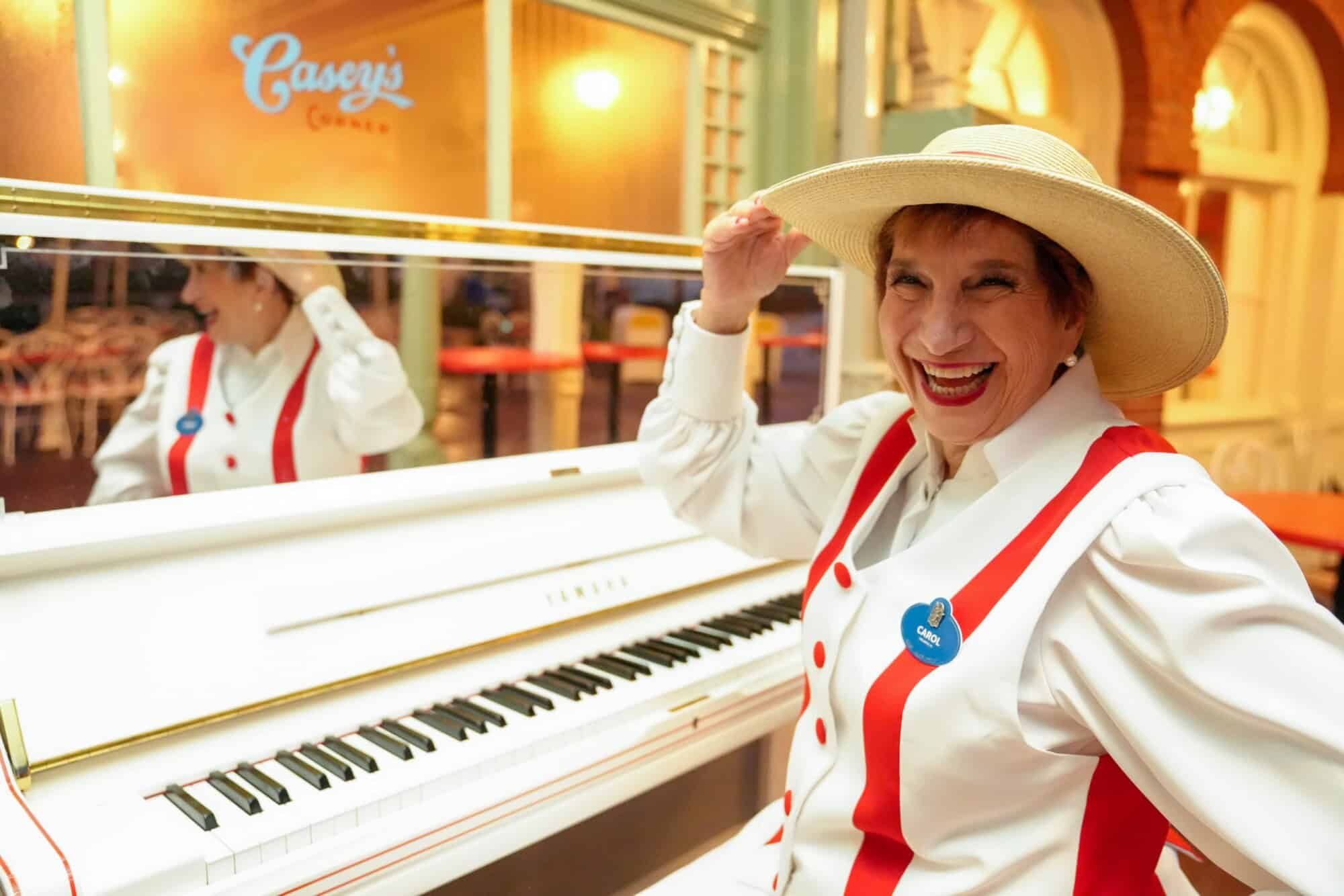 Fan-Favorite Pianist Heads to Casey’s Corner