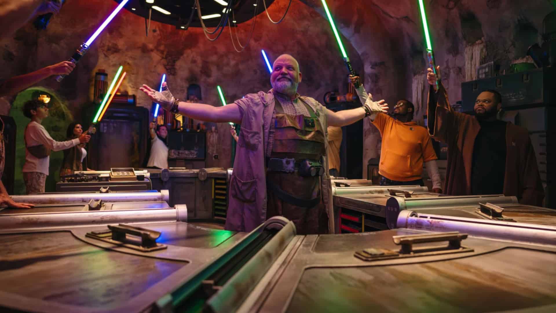 All-New Lightsaber Effects, Color-Changing “Cracked” Kyber Crystals Now Available at Savi’s Workshop