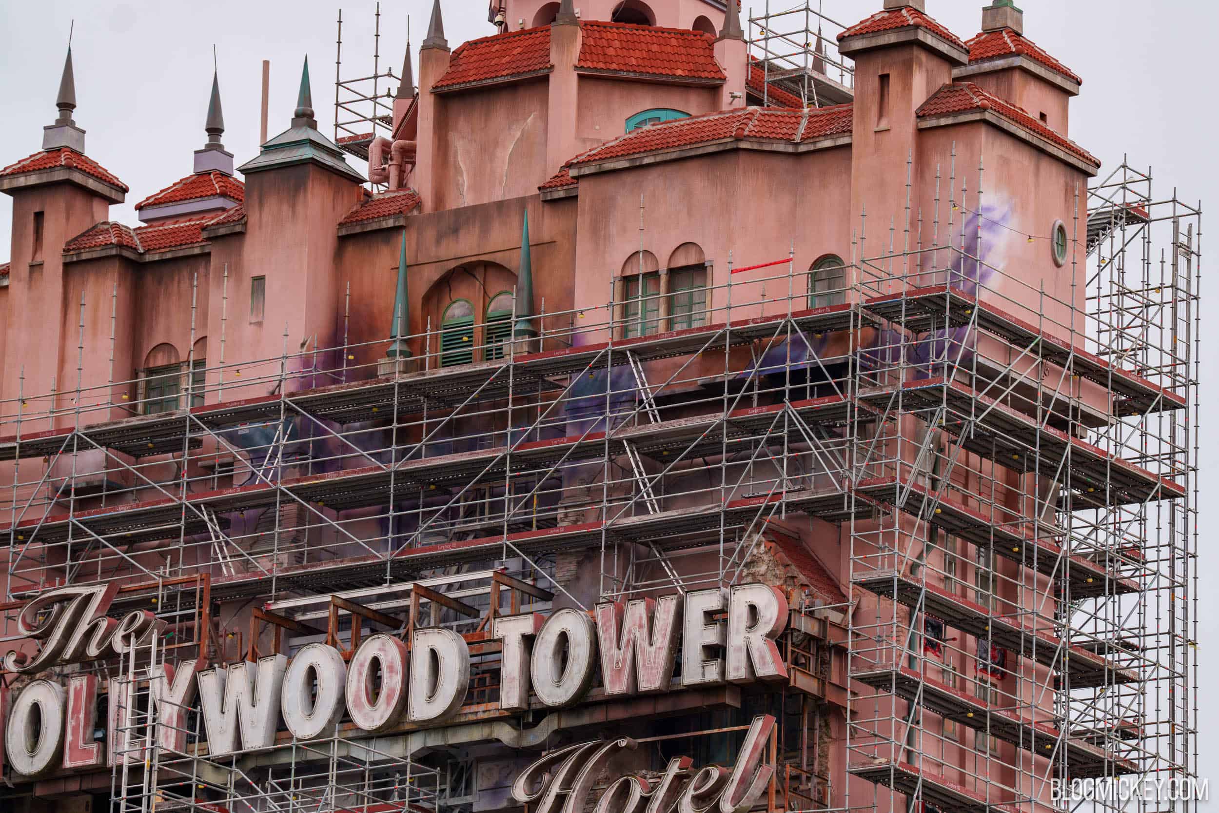 Tower of Terror: Die lila Blitzspur an der Fassade kehrt zurück